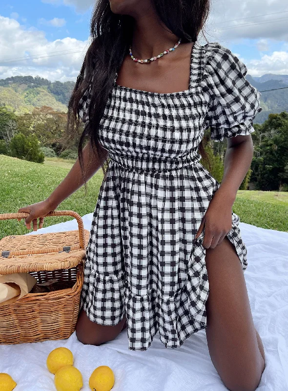 Time to Save Big!Adelio Mini Dress Black / White